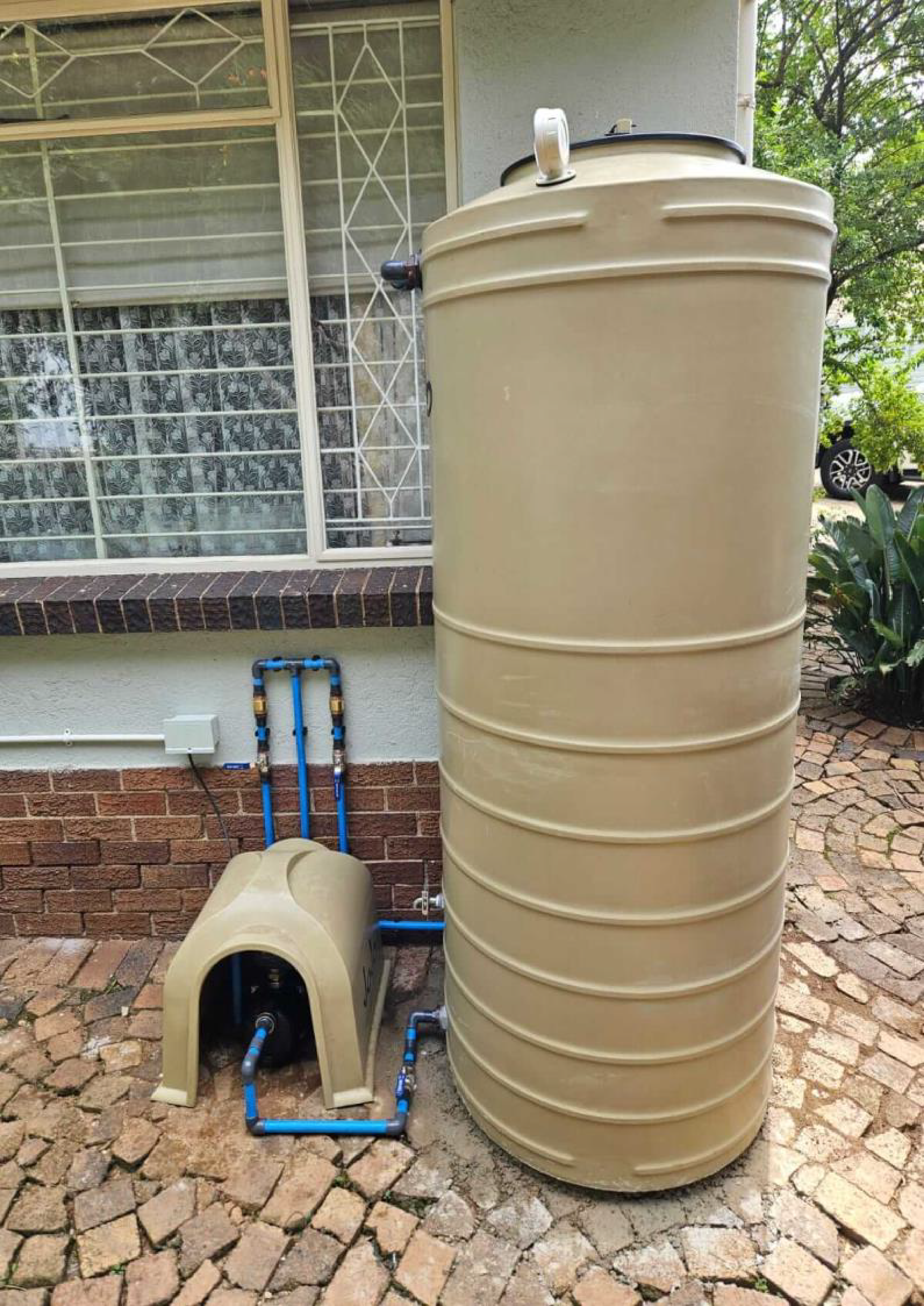 solemsolar water tank